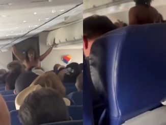 Female flight passenger strips n@k3d, screams and runs down the aisle for 25 minutes (video)